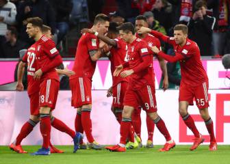 El Bayern golea y sigue líder con exhibición de James incluida