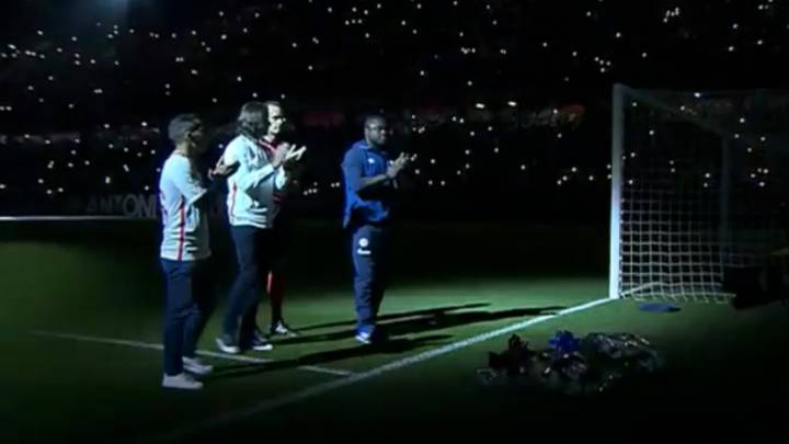 Los pelos de punta: emotivo momento en el minuto 16 del homenaje a Antonio Puerta