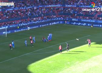 Juninho Pernambucano se apareció en Pamplona: atención al detalle técnico en el golpeo