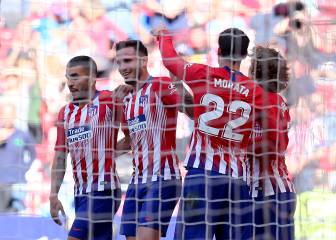 Un Atleti gris retrasa el alirón del Barcelona con polémica