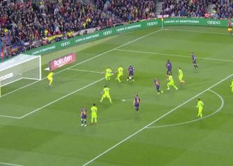 Desesperados con el gol y llega Messi para ganar la Liga con un toque que es historia del Barça