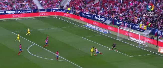 Ekambi remató a bocajarro, pero Oblak despejó.