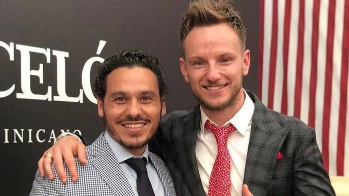 Barca Rakitic Criticised By Fans Over Day Out At Seville Festival As Com