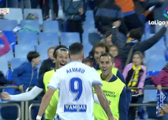 Álvaro Vázquez se viste de héroe en La Romareda ante el Sporting