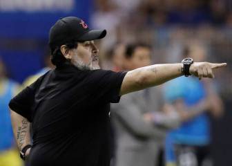 Diego Maradona se traslada a Argentina para ser operado y continuará en los Dorados