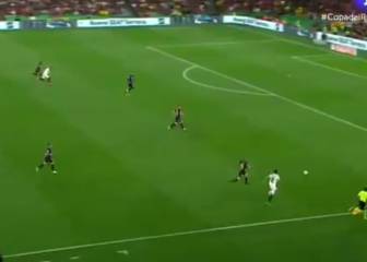 La lenta reacción de Jordi Alba en el segundo gol de Valencia