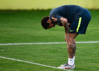 Neymar se lesiona en la rodilla en su primera sesión con Brasil