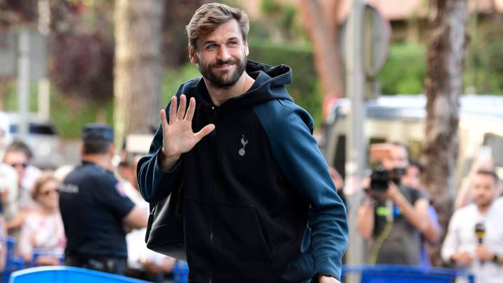 Tottenham touch down in Madrid ahead of UCL final