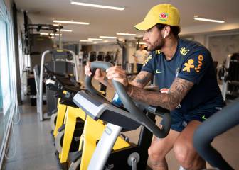 Neymar vuelve a entrenar con Brasil tras la lesión en la rodilla