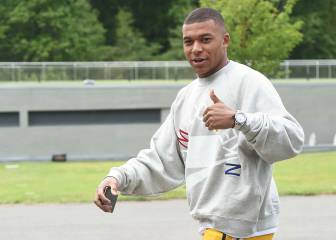 Mbappé father eyes PSG exit for son, as Madrid wait - report