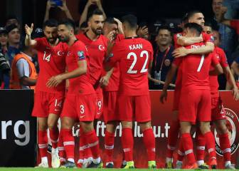 Turquía da la sorpresa contra Francia y ya es líder en solitario