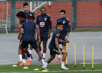 ¿Fernandinho o Allan? Uno para reemplazar a Arthur