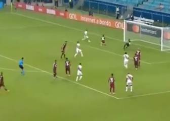 Tiene 21 años, el Barça le sigue y él impacta a América con una parada: el futuro es de Fariñez