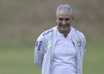 Tite vuelve a casa a festejar sus tres años como DT de Brasil