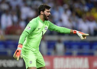 Alisson se pierde primera práctica de Brasil