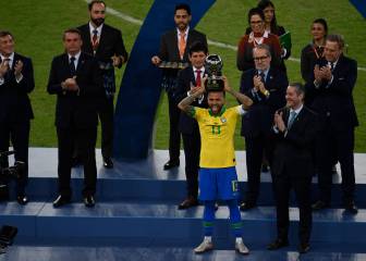 Dani Alves, elegido mejor jugador de la Copa América