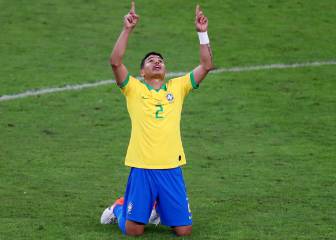 Thiago Silva recuerda a Aytekin: 