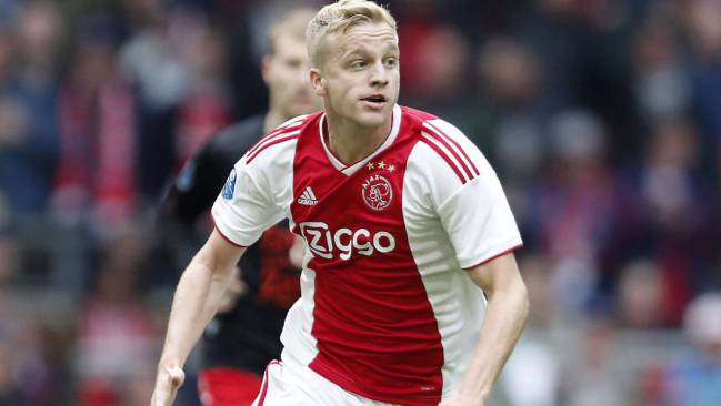 Van de Beek, candidato a reforzar el centro del campo del Real Madrid.