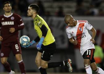 Ridículo penalti a lo 'Panenka' de De la Cruz para River Plate