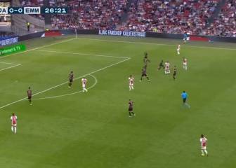 Llega donde nadie del Madrid aparece: el gol de Van de Beek...