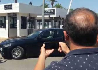 Así abandonó Rodrigo la ciudad deportiva del Valencia