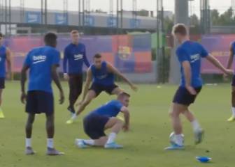 El notable amague de De Jong a Arthur en el entrenamiento