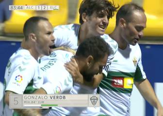 El Elche se lleva la victoria y el Alcorcón se queda con diez