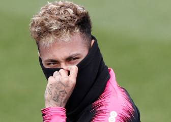Neymar: Barça director says deal is 'closer' after PSG talks