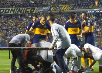 Un jugador de Boca se fue corriendo a por la camilla al ver la triple fractura de un rival