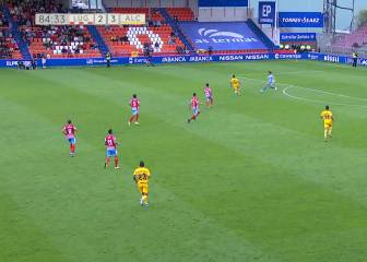 Dos errores garrafales: primero el portero y luego el defensa...