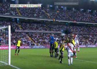 El Rayo tira de Vallecas para ganar pese al silencio en la grada