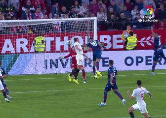 El ansiado cabezazo que desató los festejos del Sevilla