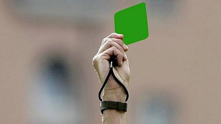 El fútbol base valenciano tendrá tarjetas amarilla, roja... y verde