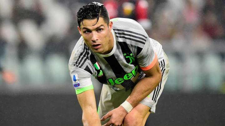 Cristiano Ronaldo "dive" sparks VAR debate in Serie A