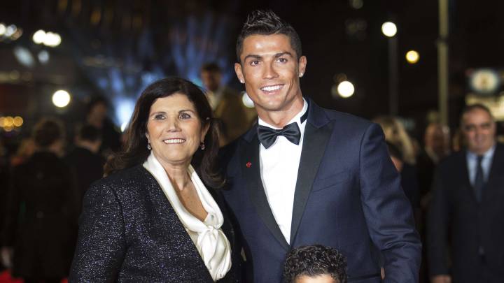 Cristiano Ronaldo mother says "mafia" has cost son Ballons d'Or