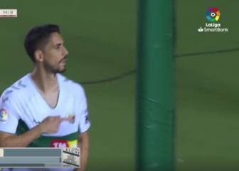 El Elche golea al Mirandés con un hat trick de Fidel