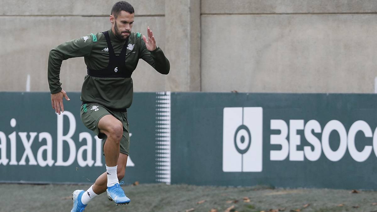 Alfonso Pedraza se queda fuera de la lista del Betis para el derbi - AS