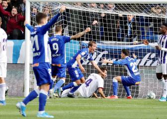 El Alavés se divierte y saca fruto de los errores del Valladolid