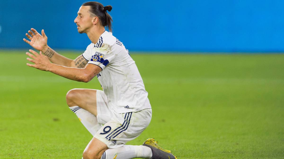 Ibrahimovic apunta a Bolonia, Milán y Nápoles - AS