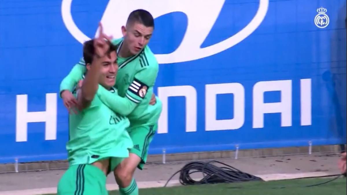 Un dudoso penalti evita el triunfo del Castilla en el campo del líder - AS