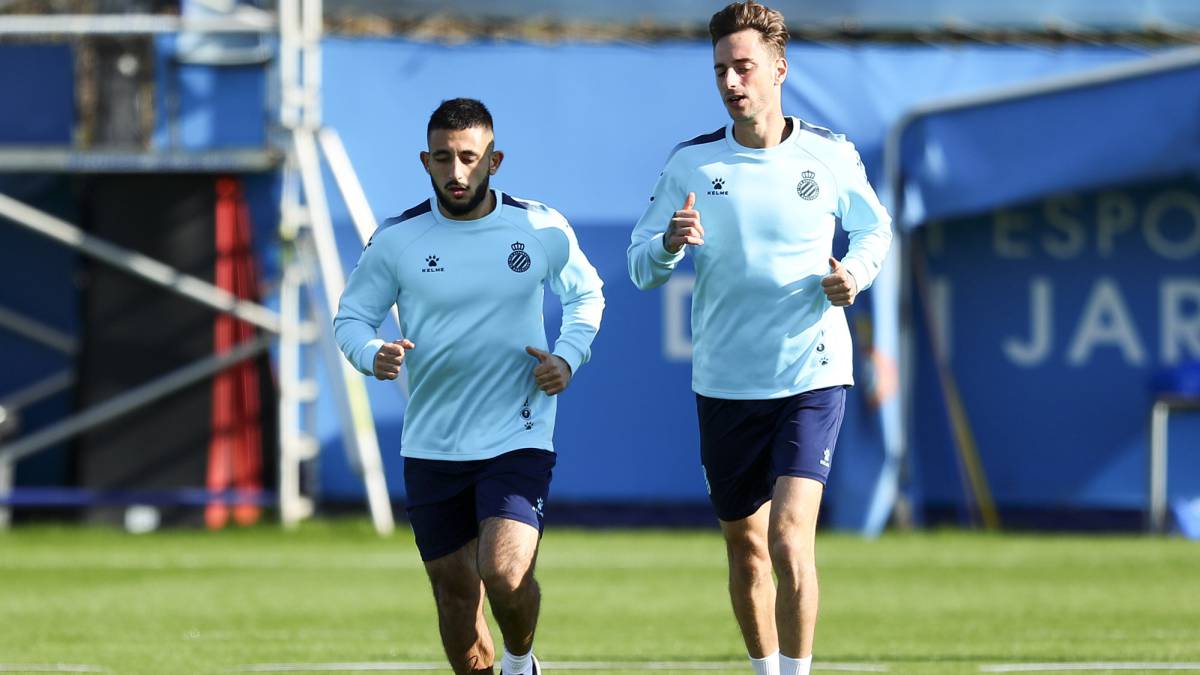 Vargas se une al grupo y Calleri sigue al margen tras un mes - AS
