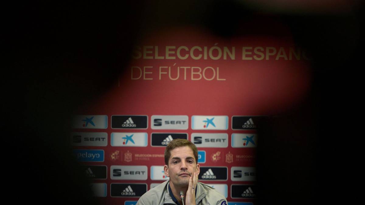 Robert Moreno dará su versión cuando se resuelva su contrato - AS