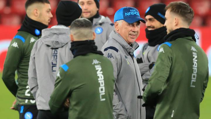 El Nápoles busca la paz tras motín y multas