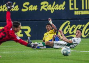Cádiz y Elche empatan en una lección de fútbol defensivo