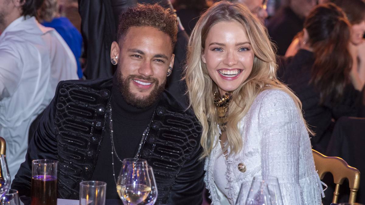 Neymar Acudio A La Cena Benefica Aem En Paris As Com