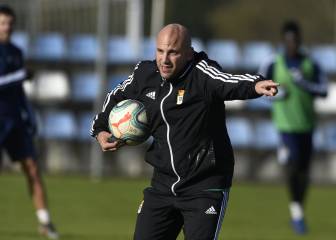 El líder Cádiz examina hoy la buena racha del Oviedo
