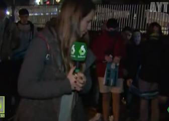 Reportera es rodeada de heces a las afueras del Camp Nou