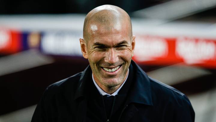 Real Madrid Vs Athletic Zidane Takes Place On Coaching Podium