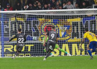 El Numancia asalta el Carranza en una segunda parte de locura