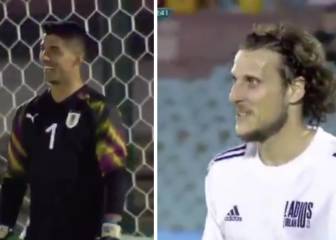 Ter Stegen tiene competencia: el show de Luis Suárez de portero con una parada brutal a Forlán